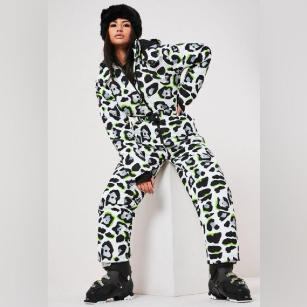Leopard ski suit